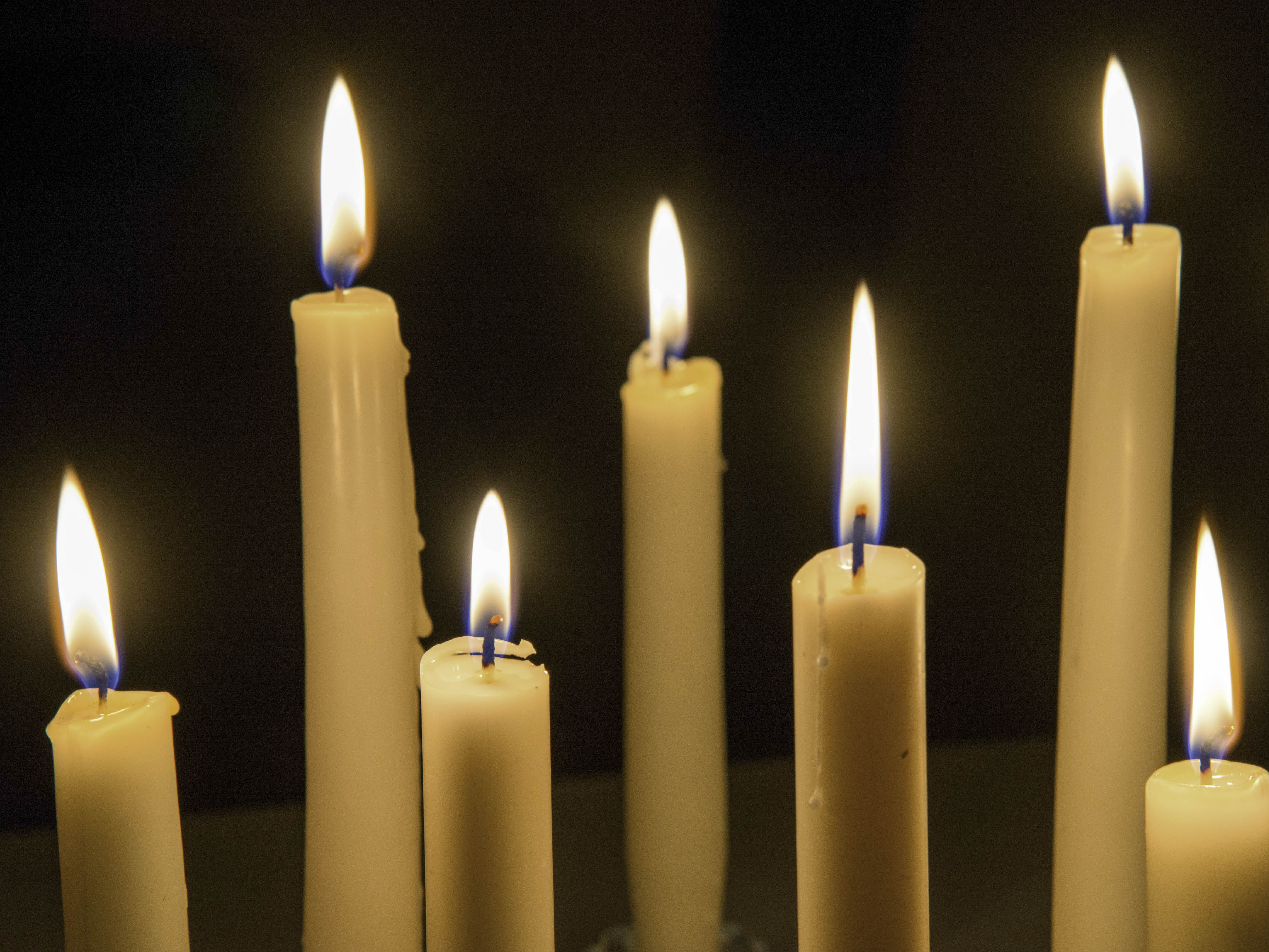 21.00 Uhr – Nachtgebet bei Kerzenschein